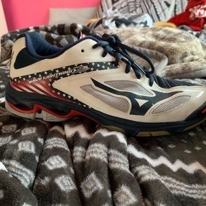 mizuno volleyball shoes